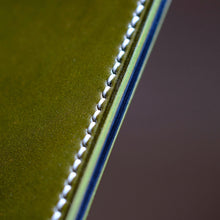 Load image into Gallery viewer, Pod 3 - Minimalist Wallet - Black & Olive Shell Cordovan